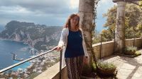Anacapri - Kerstin an der Villa San Michele.jpeg &ndash; &copy; Kerstin Engelhardt (Eberhardt TRAVEL)