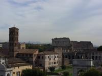 Tag 2 - Besichtigung des Palatinhügels: Blick zum Kolosseum