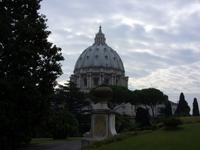 Tag 5 - Vatikanische Gärten: Blick zum Petersdom