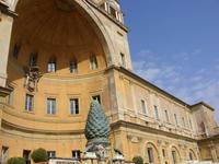 Tag 5 - Vatikanische Museen: Cortile della Pigna