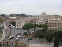 Blick von der Engelsburg zum Petersdom