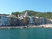 Typische Häuserfassaden in Ligurien