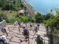 382 Stufen zum Bahnhof