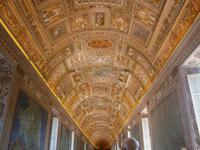 Deckengewölbe im Saal der carte geografiche