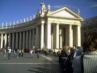 Warteschlange auf dem Petersplatz