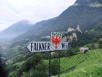 immer entlang des Falkner Weges