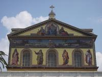 Mosaik im Dachgiebel