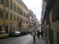 Spaziergang durch die Straßen Roms