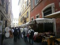 Spaziergang durch die Straßen Roms