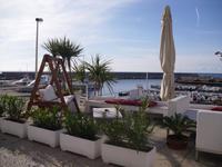 Terrasse vor unserem Hotel