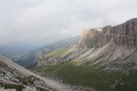 Blick zu den Dolomitengipfeln im Nebel