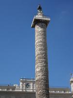 Trotz Erdbeben ist die Säule lediglich um 10 cm verschoben