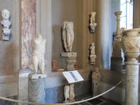 zusammengetragene antike Schätze