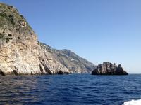 Bootsfahrt entlang der Küste zur Grotta Smeralda