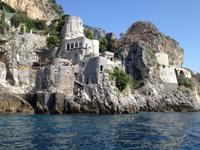 Bootsfahrt entlang der Küste zur Grotta Smeralda