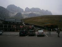 Blick vom Parkplatz zum Pordojjoch