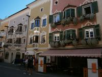 Weitere Fassaden dieser ehemals sehr reichen Stadt