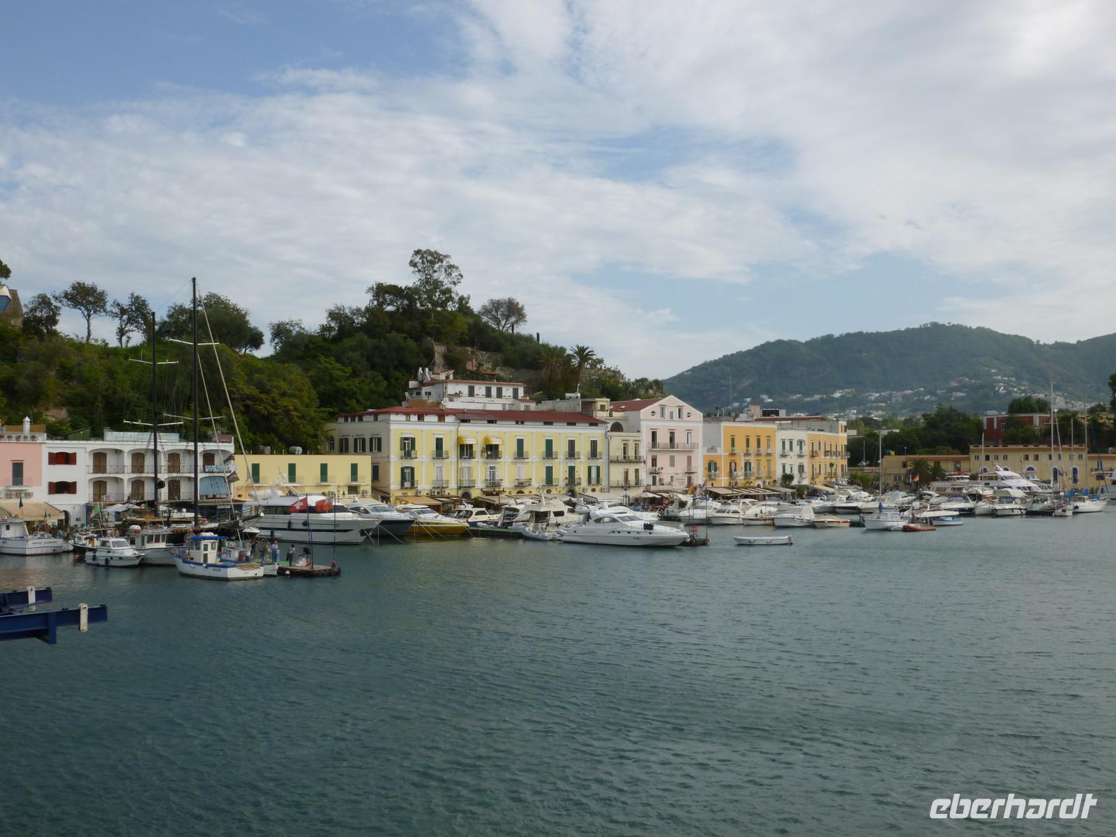 Ankunft in Ischia Porto