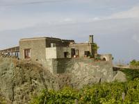 auch das Restaurant wurde auf und aus grünem Tuffstein gebaut