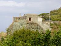 auch das Restaurant wurde auf und aus grünem Tuffstein gebaut