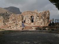 in den Ruinen des Schlosses von Castelmola