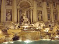 Trevibrunnen bei Nacht