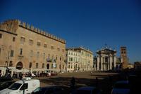 Mantua_Palazzo_Priori (1)