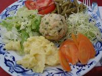 Speckknödel mit Salat ....Hmmm