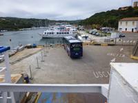 unser Bus fährt auf die Fähre