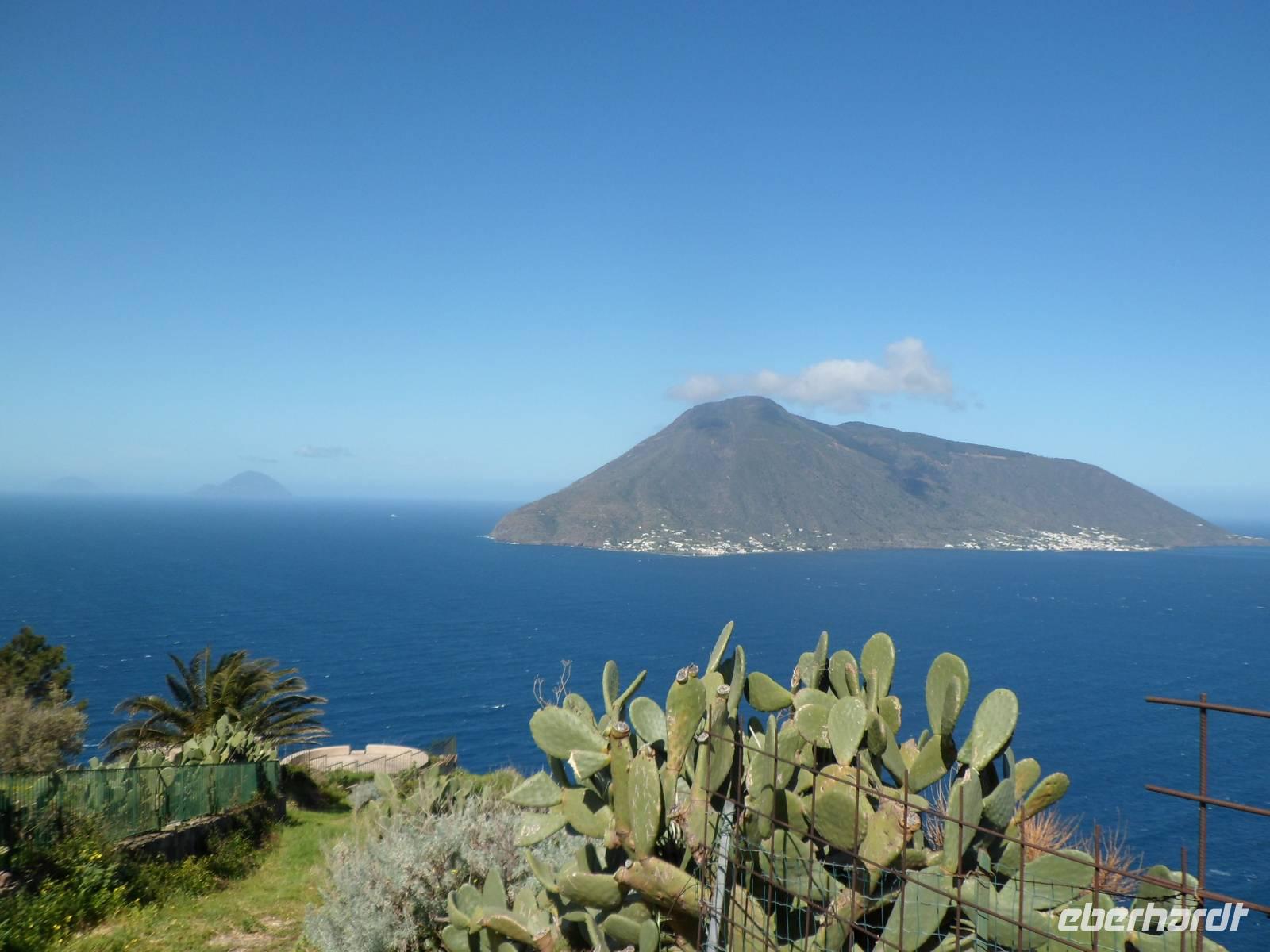 Blick auf die Insel Salina