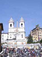 Spanische Treppe mit der Kirche Trinita dei Monti