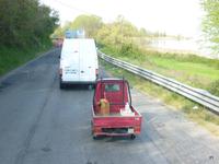 Fahrt zum Trasimenosee -vor uns ein Ape 