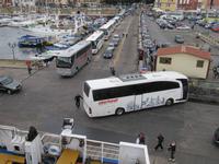 Unser Bus fährt auf die Fähre