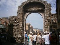 Porta Messina in Taormina