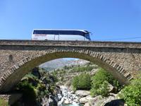 Niolo - Bus über Golobrücke