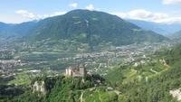Blick auf das Schloss Tirol