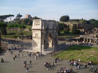 Der Platz vorm Kolosseum