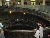 Treppe fÜhrt in die Vatikanischen Museen