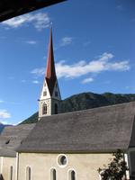 Der Kirchturm von Stilfes