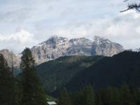 Blick auf die Berge aus dem Tal bei Kolfuschg