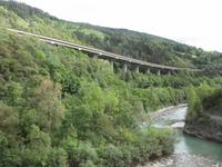 ... und die Autobahn durch das Eisacktal in Richtung Süden