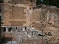 Latrinen in Ostia Antica