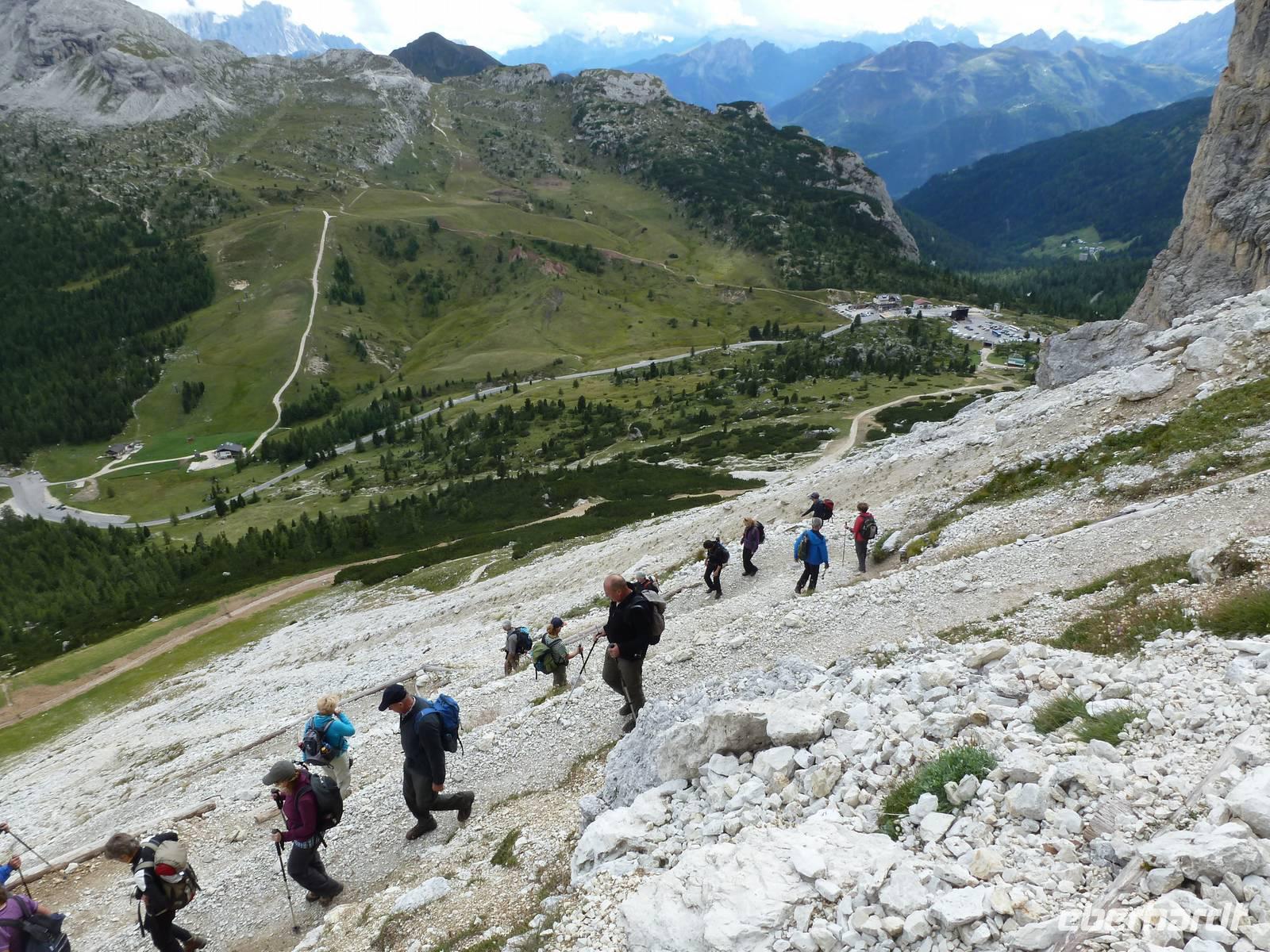 Am Lagazuoi - Rundweg in Serpentinen