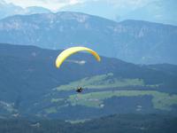 Paragleiter am Rosengarten