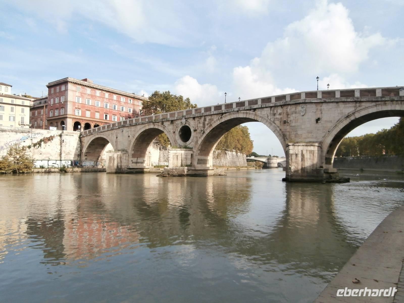 Roms Brücken über den Tiber