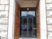 Eingang zum Gebäude des Radio Vatican