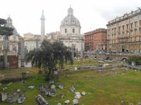 Trajansforum - im Hintergrund die Kirche Santissimo Nome di Maria