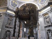 Besichtigung der Peterskirche (Papstaltar)