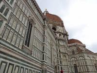   die beeindruckende Domfassade