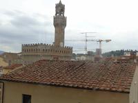  Blick über die Dächer von Florenz zum Rathaus